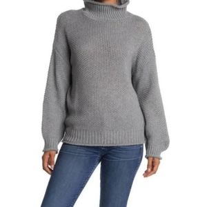 NEW BB Dakota Steve Madden Size Medium Gray Chunky Oversized Mockneck Sweater